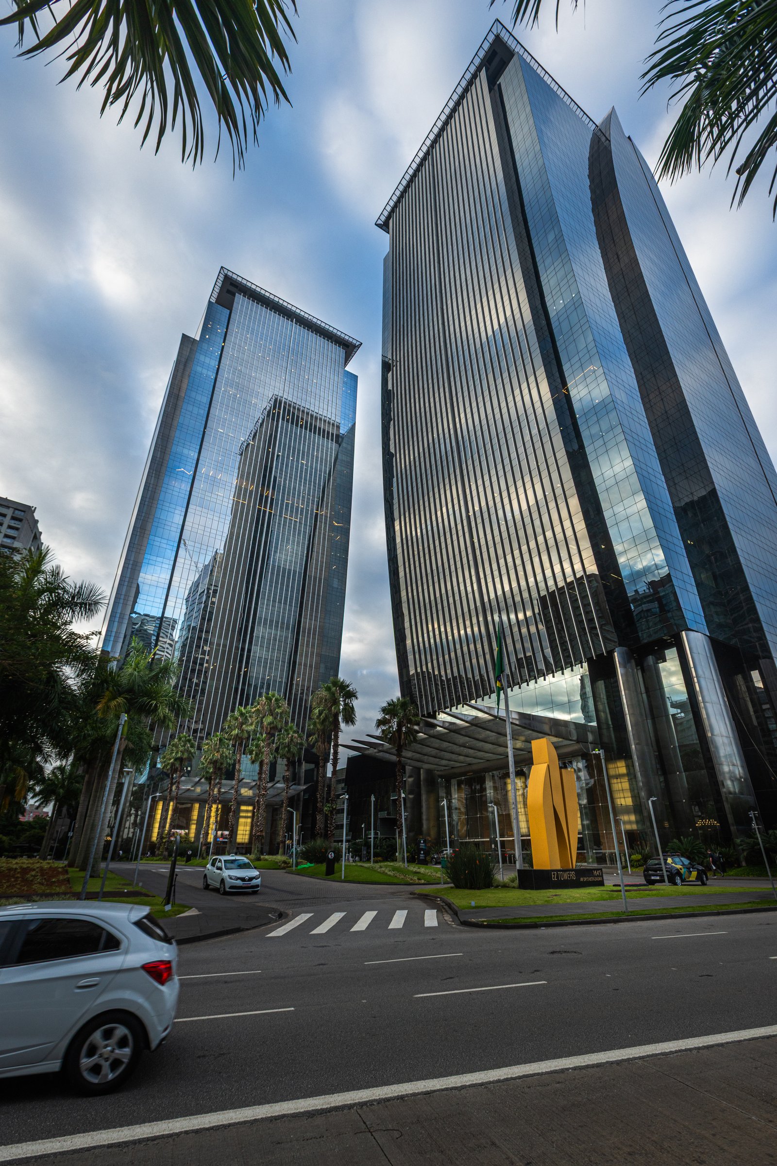 Edifícios corporativos modernos